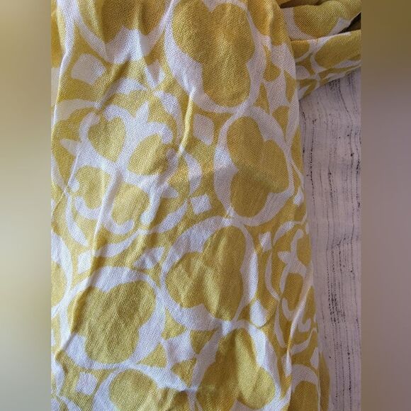 Tory Burch Logo Scarf - Picture 3 of 3